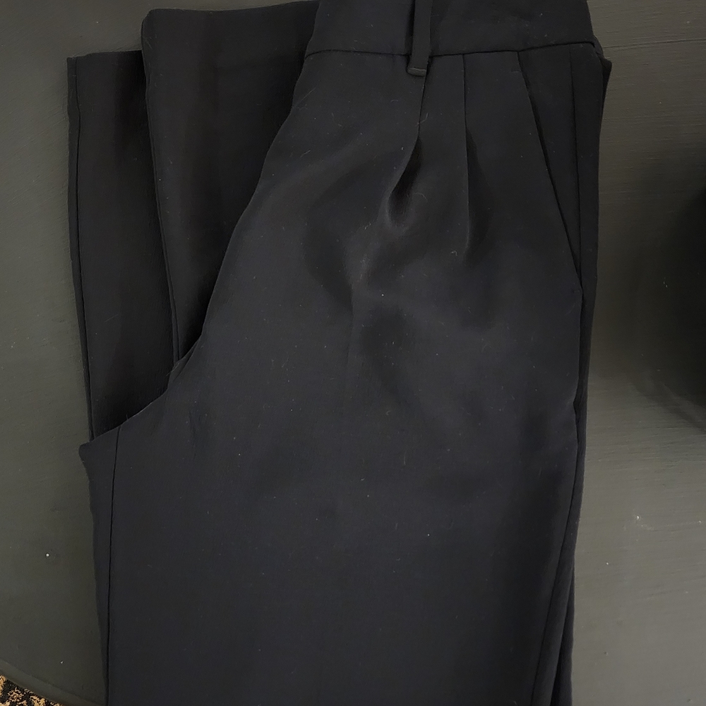 Aritzia Effortless Black Pants